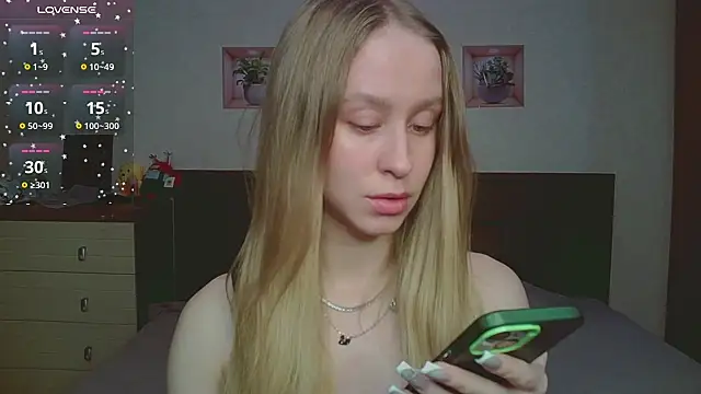 Snapshot of Lily__Devil chatting on 01-14-26, 03:39 Lily Devil online show from 01-14-26, 03:39