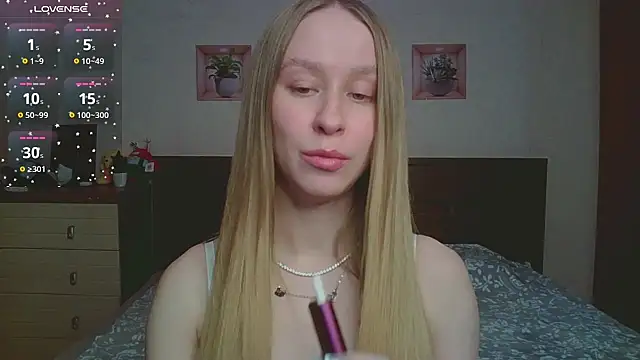 Snapshot of Lily__Devil chatting on 01-17-26, 05:38 Lily Devil online show from 01-17-26, 05:38