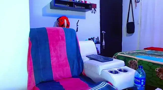 Snapshot of Michaell_Myerss_ chatting on 02-28-25, 09:33 Michaell Myerss  online show from 02-28-25, 09:33