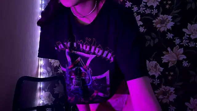 Snapshot of Psycho_dreams chatting on 10-16-25, 09:49 Psycho dreams online show from 10-16-25, 09:49