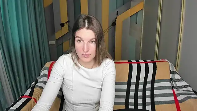 EmilyWalkeri online show from 11-24-25, 07:41