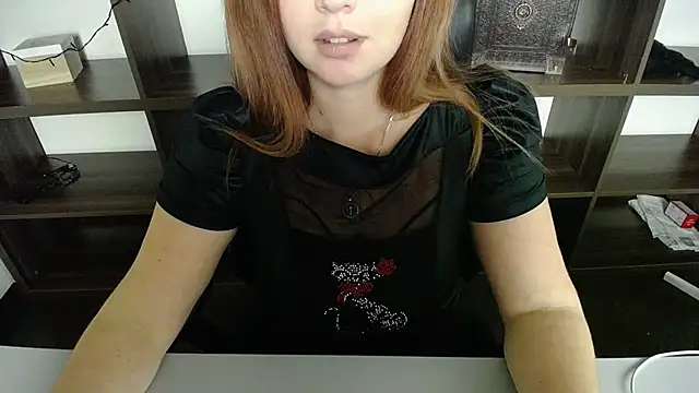Snapshot of Lizzy_Love chatting on 01-15-25, 01:23 Lizzy Love online show from 01-15-25, 01:23