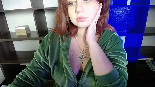 Snapshot of Lizzy_Love chatting on 02-01-25, 01:34 Lizzy Love online show from 02-01-25, 01:34