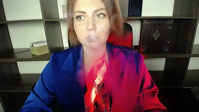 Snapshot of Lizzy_Love chatting on 02-15-25, 05:17 Lizzy Love online show from 02-15-25, 05:17