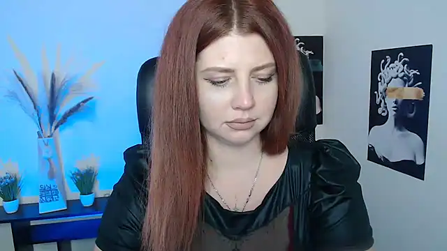 Snapshot of Lizzy_Love chatting on 02-24-25, 01:31 Lizzy Love online show from 02-24-25, 01:31