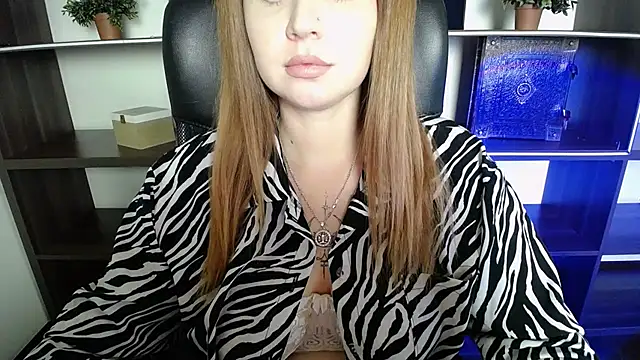 Snapshot of Lizzy_Love chatting on 03-13-25, 12:16 Lizzy Love online show from 03-13-25, 12:16