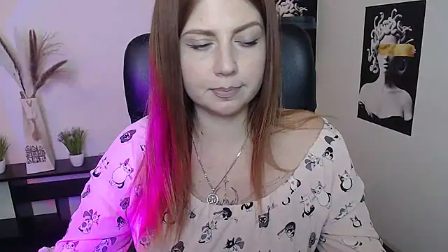 Snapshot of Lizzy_Love chatting on 03-13-25, 08:00 Lizzy Love online show from 03-13-25, 08:00