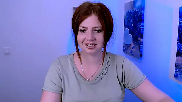 Snapshot of Lizzy_Love chatting on 09-30-25, 01:16 Lizzy Love online show from 09-30-25, 01:16