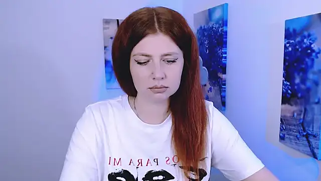Snapshot of Lizzy_Love chatting on 10-20-25, 12:38 Lizzy Love online show from 10-20-25, 12:38