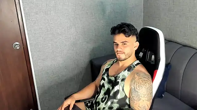 Ricardogo19 online show from 10-18-25, 02:36