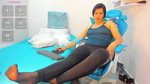 Snapshot of Cristina_Vanegas631 chatting on 02-08-25, 11:55 Cristina Vanegas631 online show from 02-08-25, 11:55