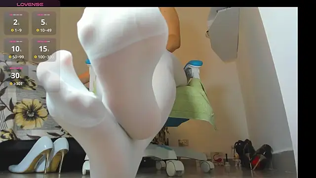 Snapshot of Cristina_Vanegas631 chatting on 02-12-25, 08:06 Cristina Vanegas631 online show from 02-12-25, 08:06