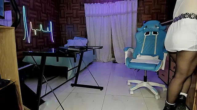 Snapshot of Cristina_Vanegas631 chatting on 11-12-25, 12:44 Cristina Vanegas631 online show from 11-12-25, 12:44