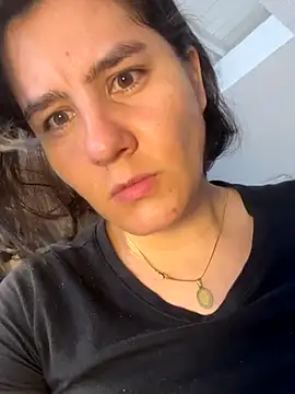 Snapshot of Cristina_Vanegas631 chatting on 12-20-25, 07:10 Cristina Vanegas631 online show from 12-20-25, 07:10