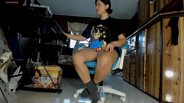 Snapshot of Cristina_Vanegas631 chatting on 03-12-26, 10:16 Cristina Vanegas631 online show from 03-12-26, 10:16