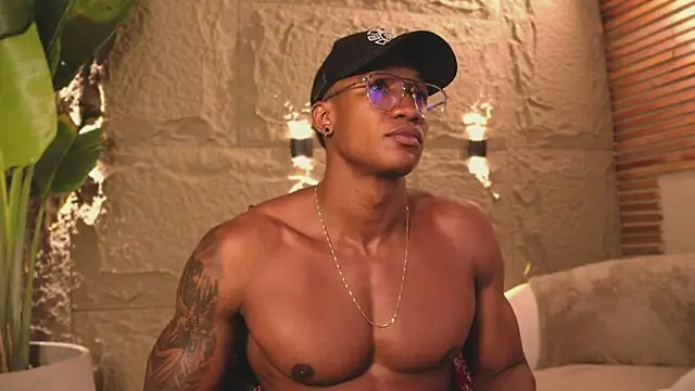 Logan Varela online show from 03-13-25, 01:43