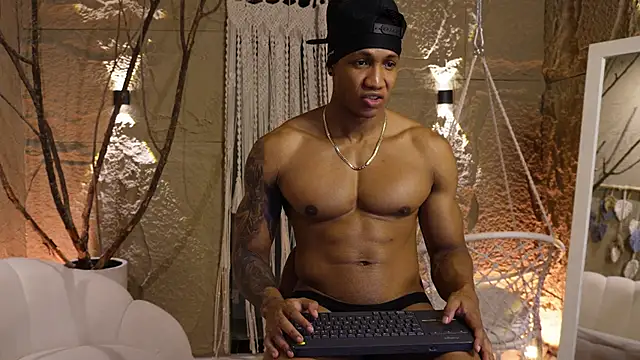 Logan Varela online show from 09-11-25, 12:38