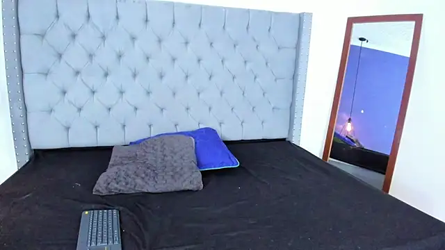 Snapshot of ShanellBlack chatting on 02-25-25, 12:13 ShanellBlack online show from 02-25-25, 12:13