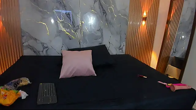 Snapshot of ShanellBlack chatting on 03-04-25, 01:06 ShanellBlack online show from 03-04-25, 01:06