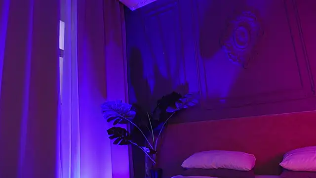 Liv Fay online show from 11-22-25, 01:32