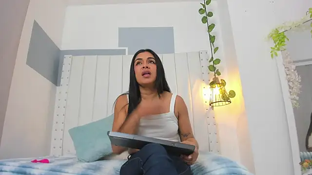 hannah gray online show from 10-20-25, 11:10