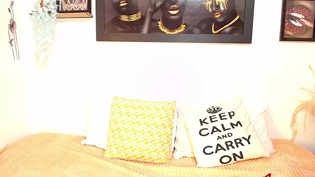 NahomyAndrews online show from 09-20-25, 02:40