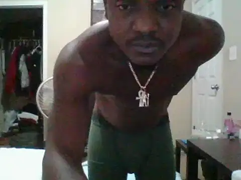 Snapshot of Hugedick0071 chatting on 12-15-24, 01:00 Hugedick0071 online show from 12-15-24, 01:00