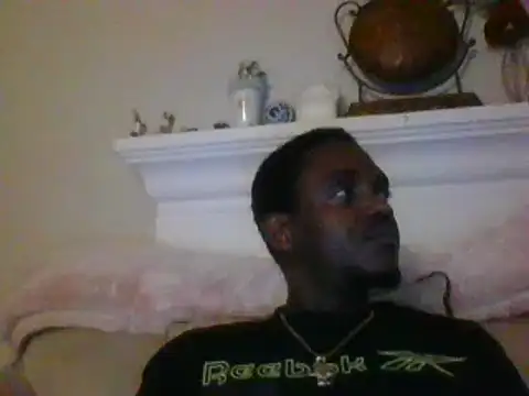 Snapshot of Hugedick0071 chatting on 12-17-24, 03:17 Hugedick0071 online show from 12-17-24, 03:17