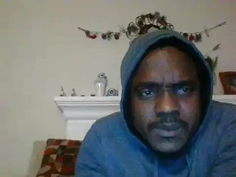 Snapshot of Hugedick0071 chatting on 12-23-24, 07:06 Hugedick0071 online show from 12-23-24, 07:06