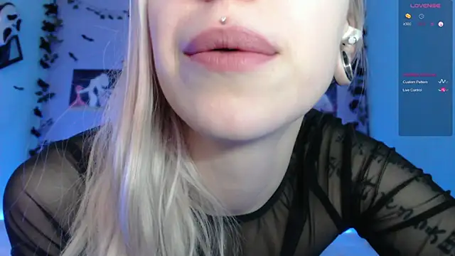 Snapshot of Scarlettsrorm chatting on 02-01-25, 08:29 Scarlettsrorm online show from 02-01-25, 08:29