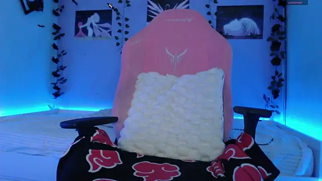 Snapshot of Scarlettsrorm chatting on 02-17-25, 05:04 Scarlettsrorm online show from 02-17-25, 05:04