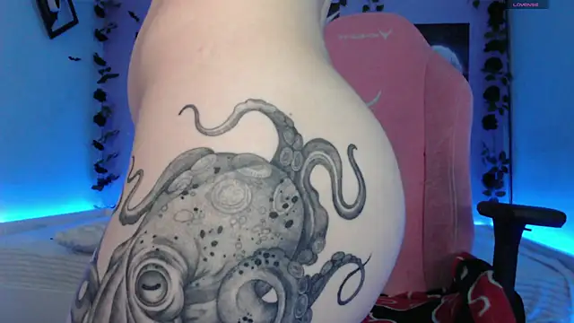 Snapshot of Scarlettsrorm chatting on 02-22-25, 05:12 Scarlettsrorm online show from 02-22-25, 05:12