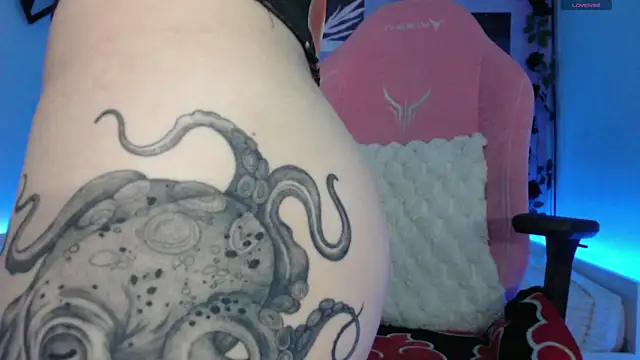 Snapshot of Scarlettsrorm chatting on 03-09-25, 05:11 Scarlettsrorm online show from 03-09-25, 05:11