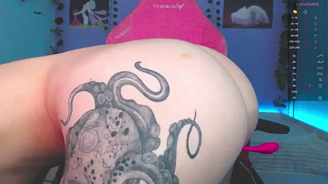 Snapshot of Scarlettsrorm chatting on 09-15-25, 05:07 Scarlettsrorm online show from 09-15-25, 05:07