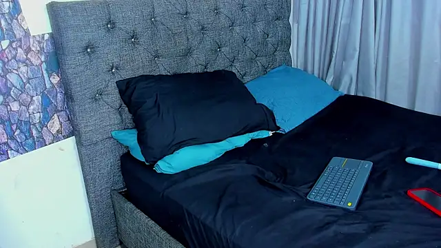 Snapshot of dominic_smith_ chatting on 01-22-25, 02:37 dominic smith online show from 01-22-25, 02:37