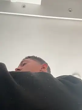 Snapshot of dominic_smith_ chatting on 02-13-25, 08:45 dominic smith online show from 02-13-25, 08:45