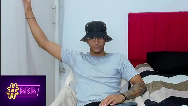 Snapshot of dominic_smith_ chatting on 03-11-25, 03:16 dominic smith online show from 03-11-25, 03:16