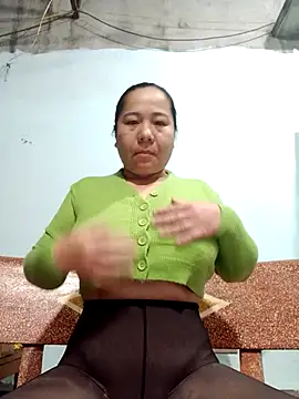 Queen 18200 online show from 11-23-25, 10:42