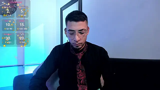 Snapshot of DrakeNeumann chatting on 05-27-26, 03:36 DrakeNeumann online show from 05-27-26, 03:36