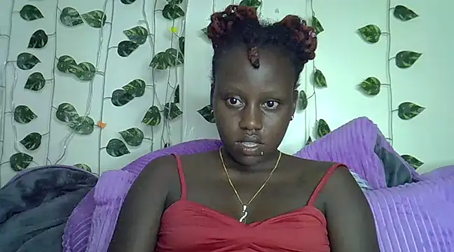 Snapshot of sexybree_ chatting on 02-20-25, 12:08 sexybree online show from 02-20-25, 12:08