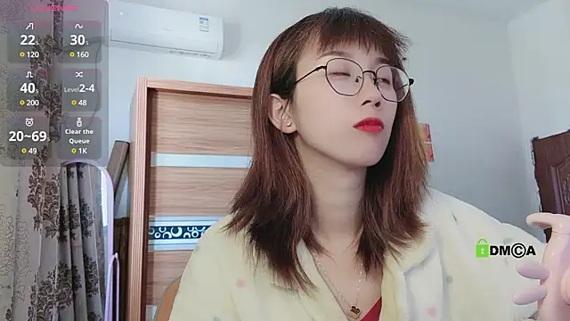 Snapshot of Lili_666 chatting on 03-19-25, 07:18 Lili 666 online show from 03-19-25, 07:18