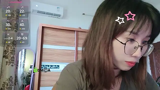 Snapshot of Lili_666 chatting on 10-07-25, 08:33 Lili 666 online show from 10-07-25, 08:33