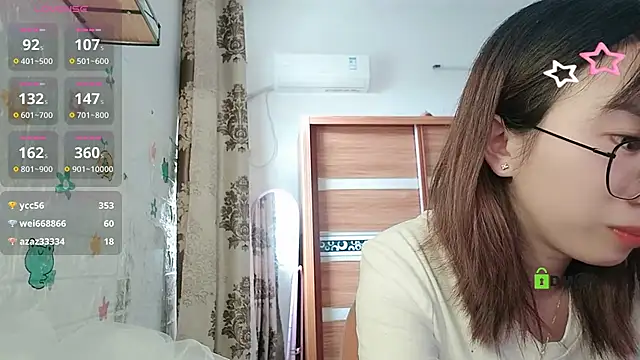 Snapshot of Lili_666 chatting on 10-13-25, 06:46 Lili 666 online show from 10-13-25, 06:46