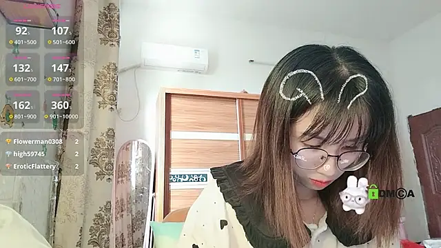 Snapshot of Lili_666 chatting on 10-23-25, 02:11 Lili 666 online show from 10-23-25, 02:11