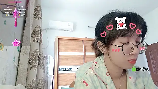 Snapshot of Lili_666 chatting on 11-12-25, 05:30 Lili 666 online show from 11-12-25, 05:30