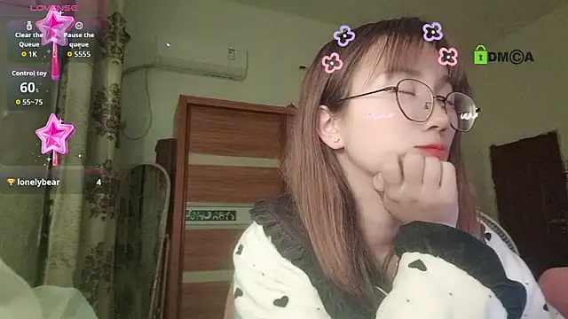 Snapshot of Lili_666 chatting on 02-06-26, 07:50 Lili 666 online show from 02-06-26, 07:50