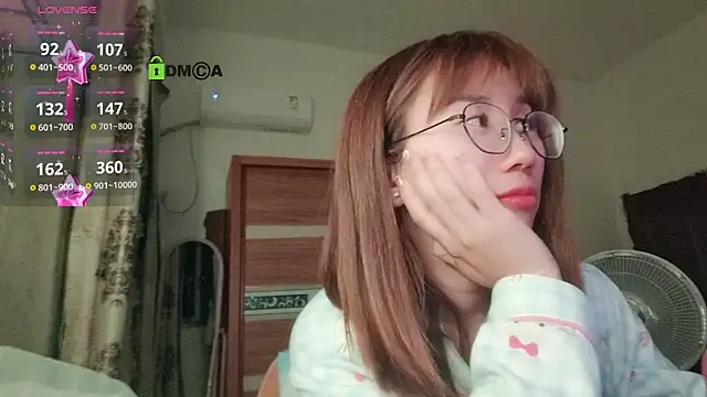 Snapshot of Lili_666 chatting on 02-11-26, 06:24 Lili 666 online show from 02-11-26, 06:24