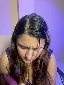 Snapshot of saray_gomez22 chatting on 03-05-26, 03:24 saray gomez22 online show from 03-05-26, 03:24