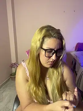 saray gomez22 online show from 05-04-26, 10:33
