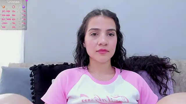 Snapshot of Miranda_doll_ chatting on 01-09-25, 04:17 Miranda doll online show from 01-09-25, 04:17
